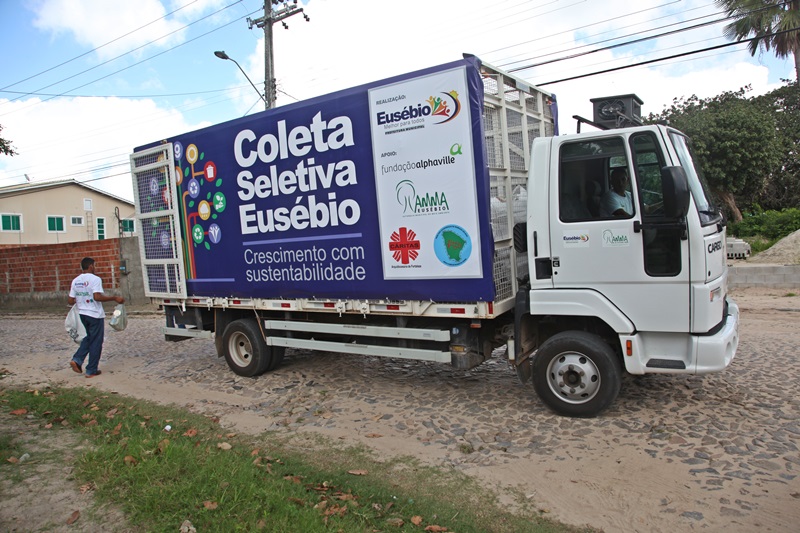Prefeitura de Eusébio inicia coleta seletiva no Centro