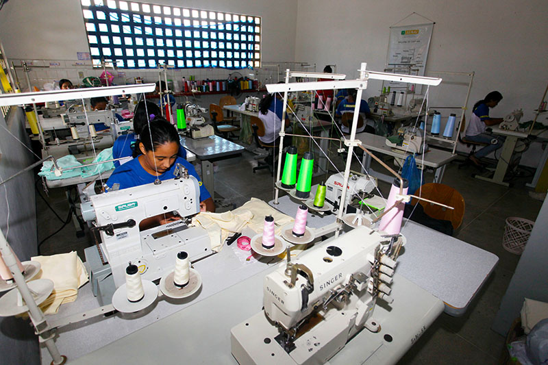 Eusébio realiza Curso de Costureiro Industrial