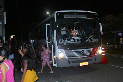 Prefeitura de Eusébio coloca ônibus extras para transportar o público para assistir a Paixão de Cristo