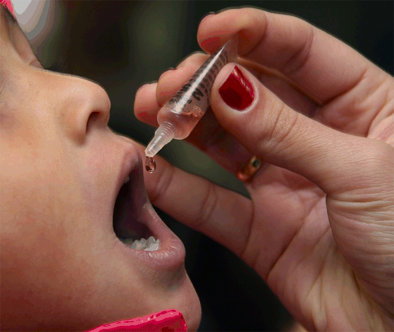 Eusébio inicia campanha contra poliomielite