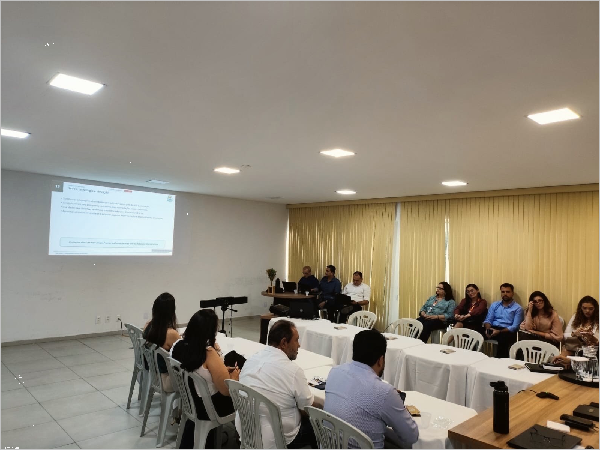 Eusébio sedia 33ª Reunião da Rede Estadual de Controle Interno da Gestão Pública